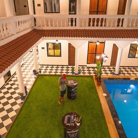 ホテル Sapphire Mansion アリバグ エクステリア 写真