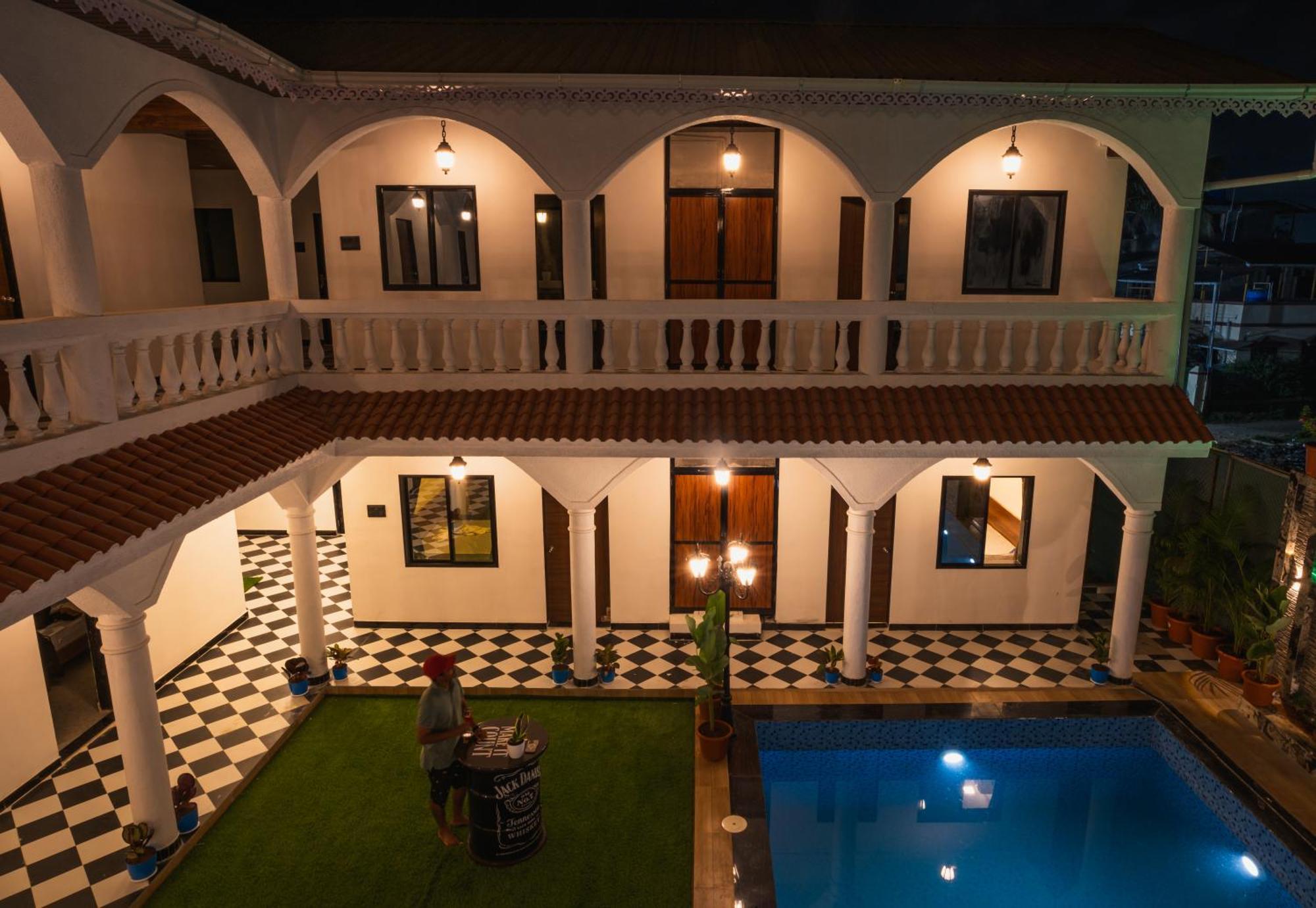 ホテル Sapphire Mansion アリバグ エクステリア 写真