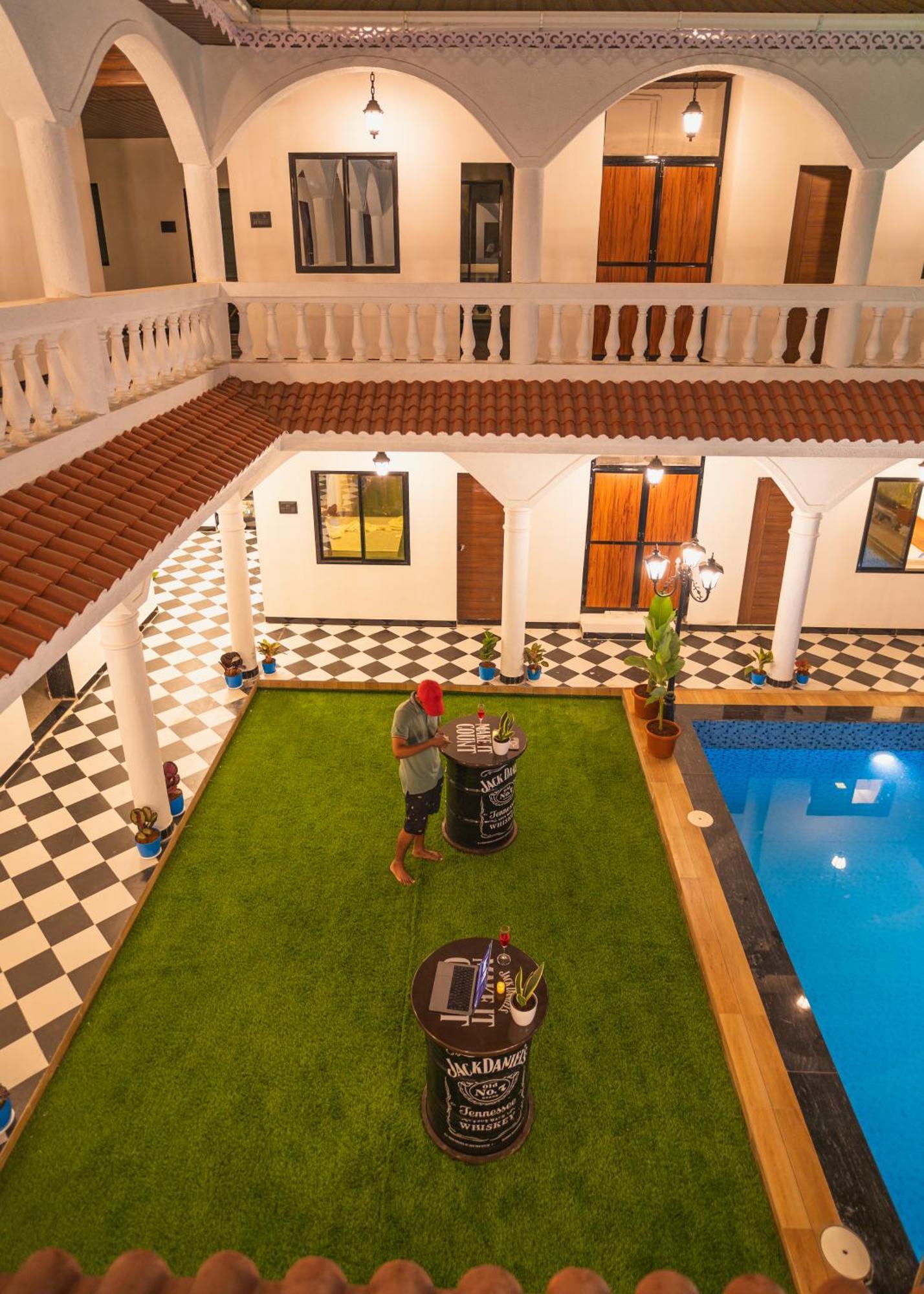 ホテル Sapphire Mansion アリバグ エクステリア 写真